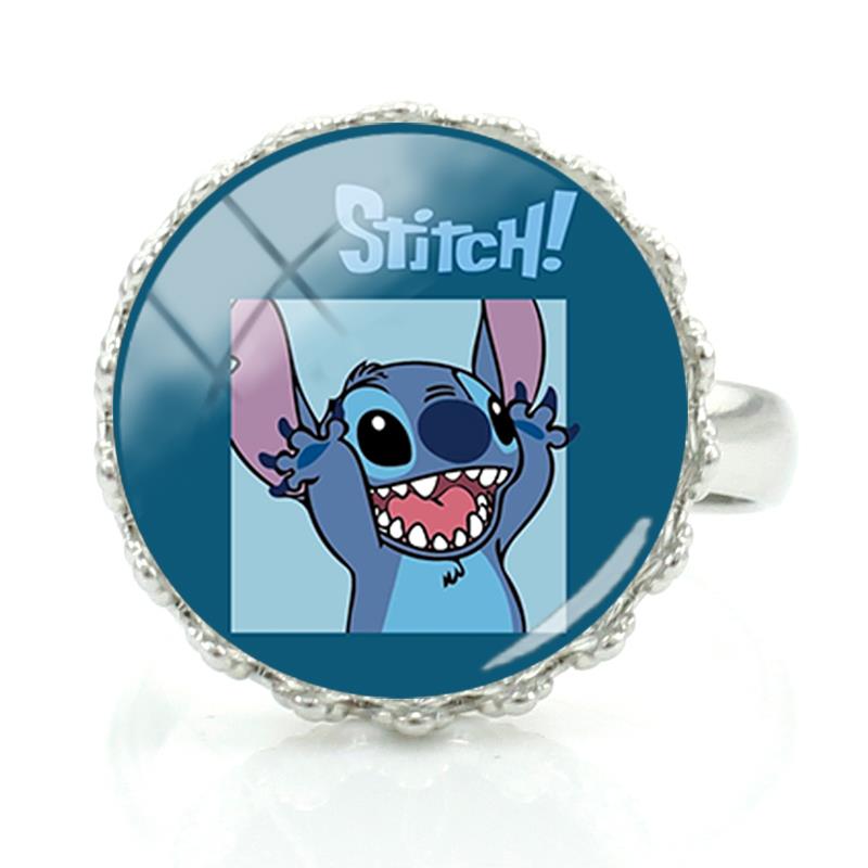 Stitch Ring raises its arms